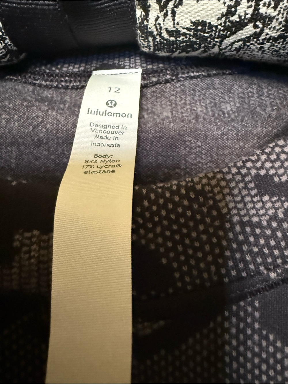 Lululemon Rulu Close to Crossing Long Sleeve Top in Heritage Camo size 12 - Picture 3 of 6